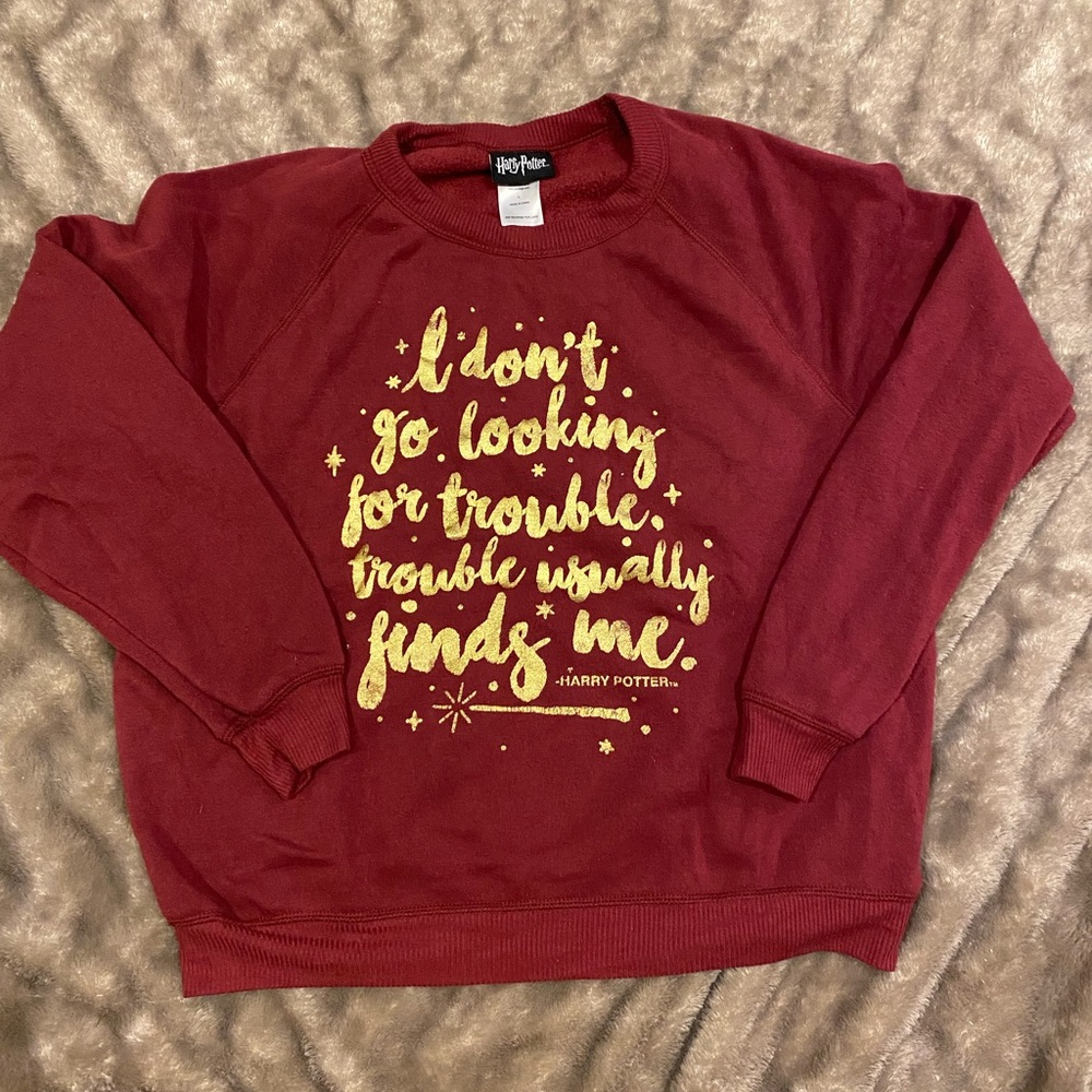 Harry Potter Gold Foil Quote Red Sweatshirt Juniors Large
